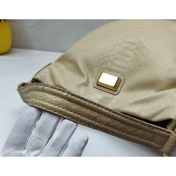 Marc by Marc Jacobs Hillier Beige Leather Snakeskin Embossed Shoulder Bag - Picture 7 of 16